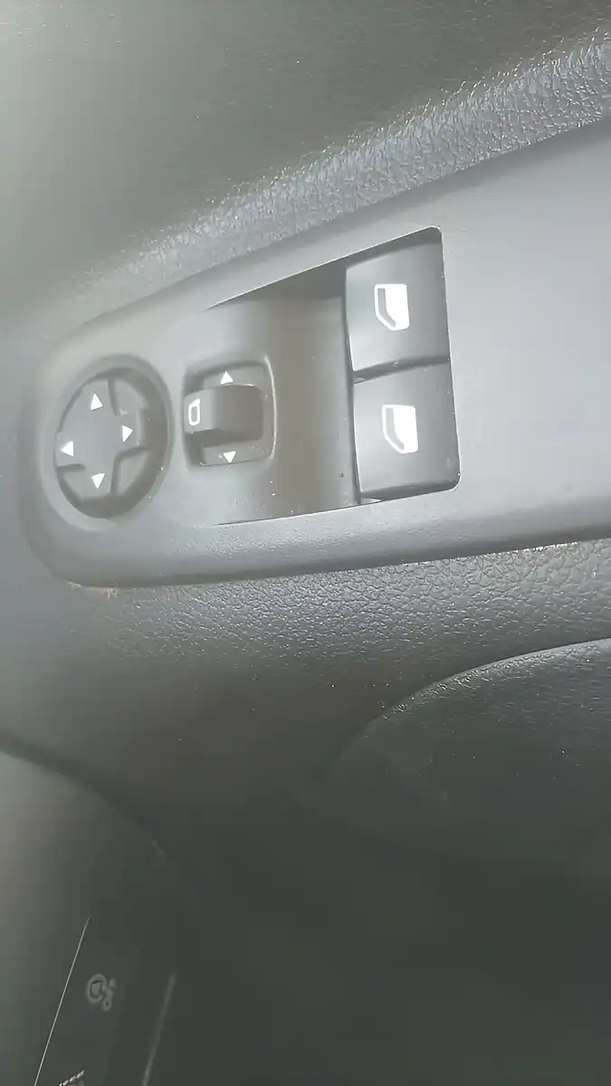 Used 2024 Peugeot Partner Professional White - Interior and Exterior details 13