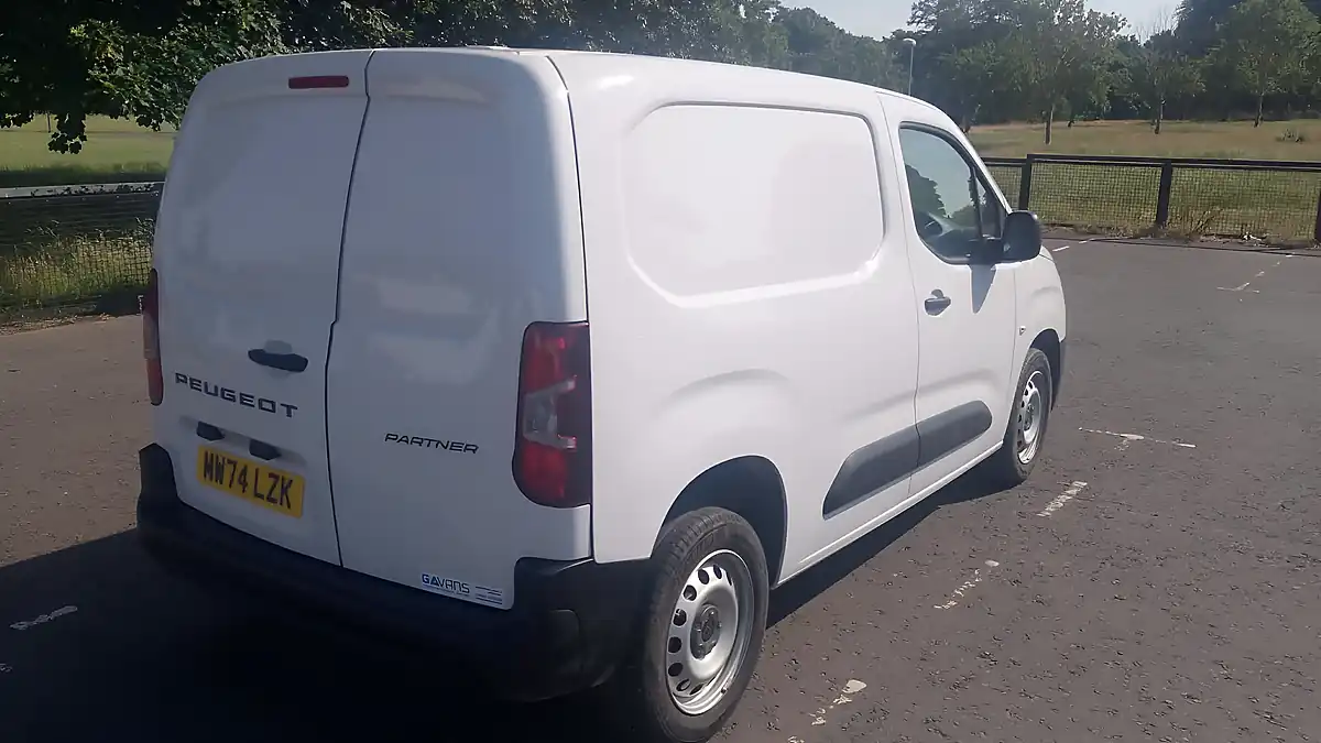 Used 2024 Peugeot Partner Professional White - Interior and Exterior details 7