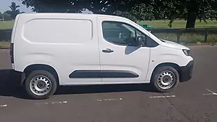Used 2024 Peugeot Partner Professional White - Interior and Exterior details 8