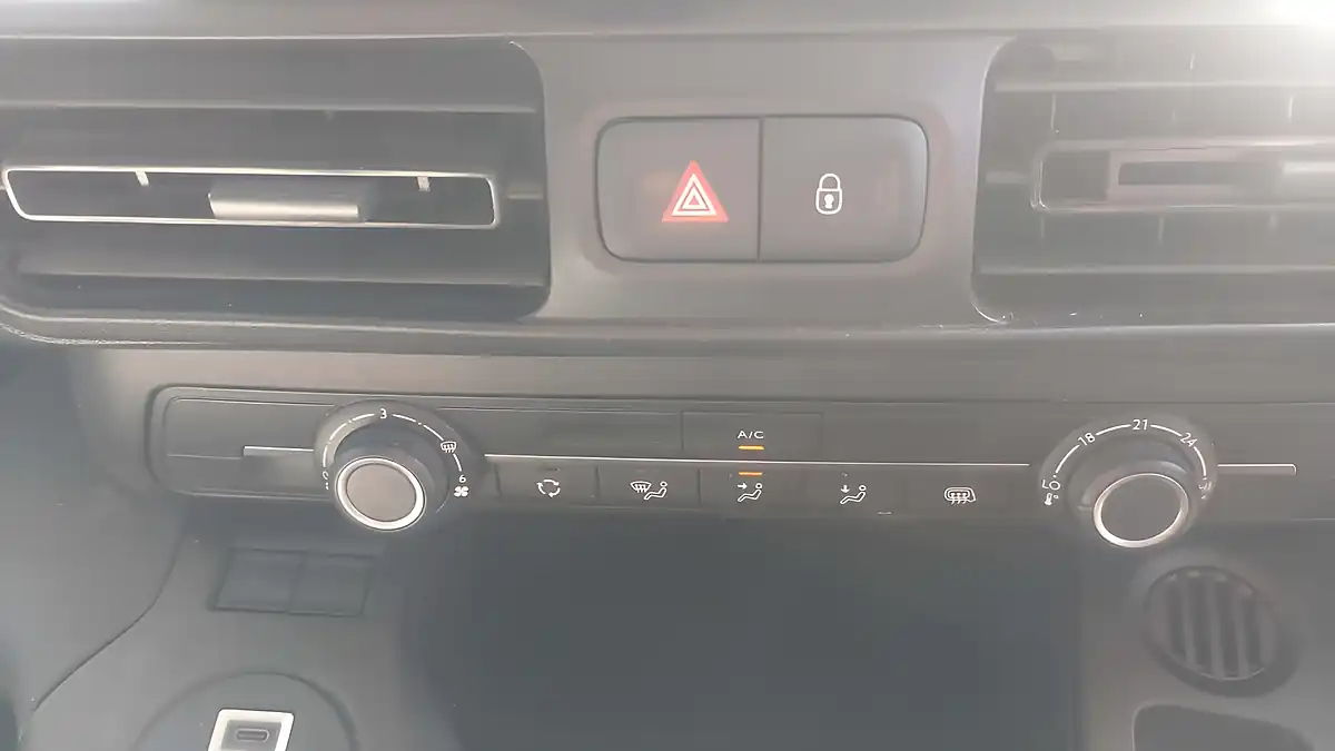 Used 2024 Peugeot Partner Professional White - Interior and Exterior details 9