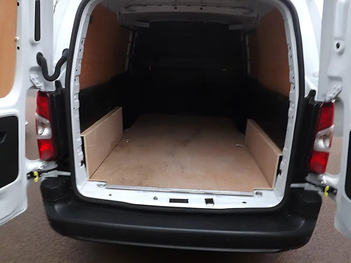 Used 2024 Peugeot Partner Professional White - Interior and Exterior details 9