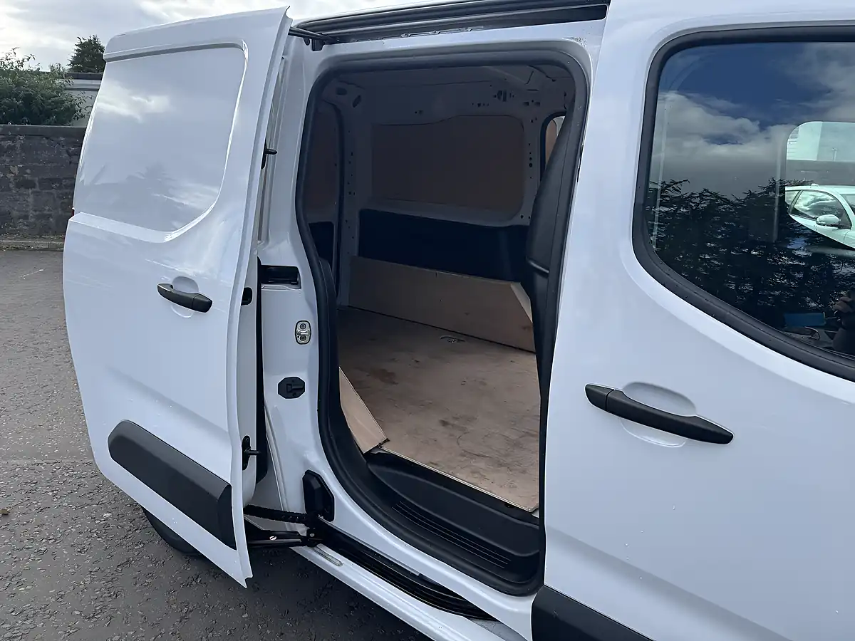 Used 2024 Peugeot Partner Professional White - Interior and Exterior details 14