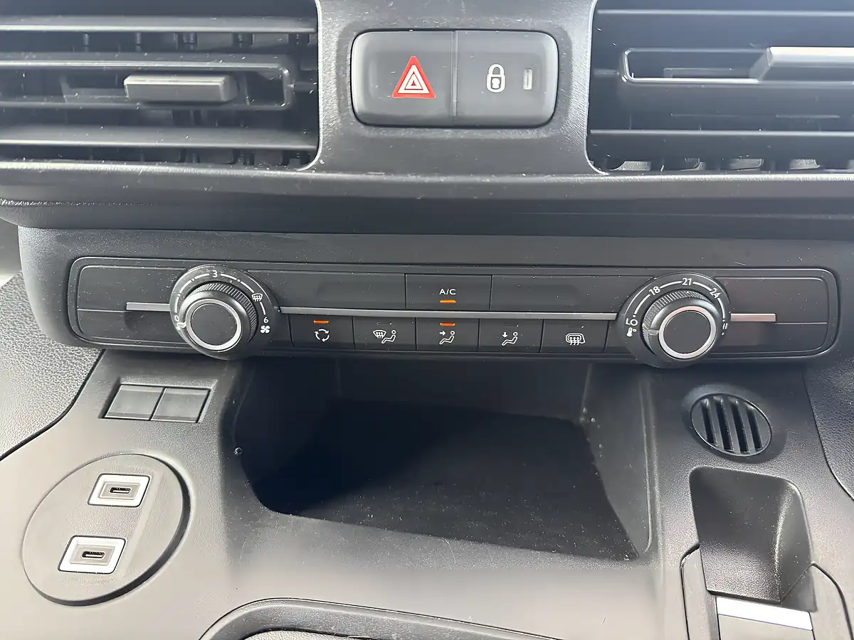 Used 2024 Peugeot Partner Professional White - Interior and Exterior details 16