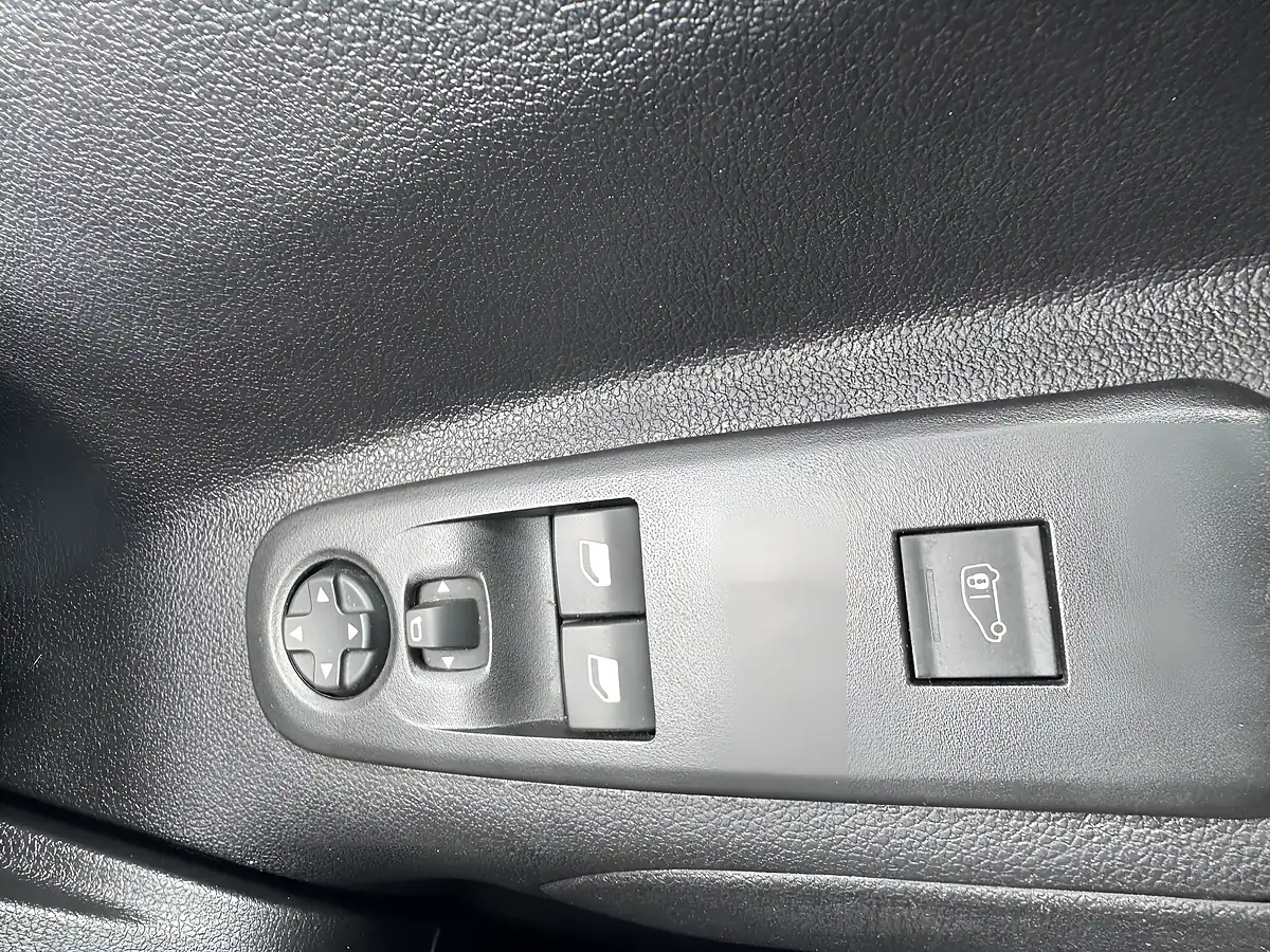 Used 2024 Peugeot Partner Professional White - Interior and Exterior details 20