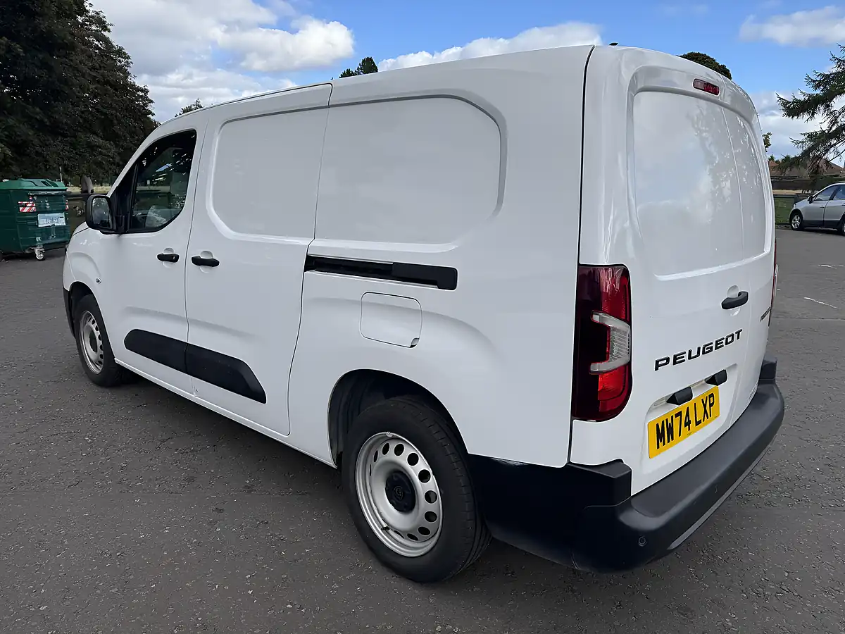 Used 2024 Peugeot Partner Professional White - Interior and Exterior details 3