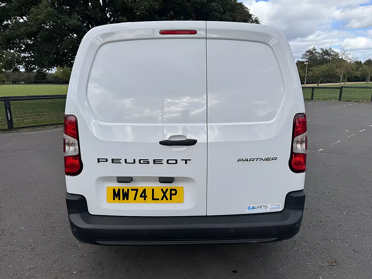 Used 2024 Peugeot Partner Professional White - Interior and Exterior details 8