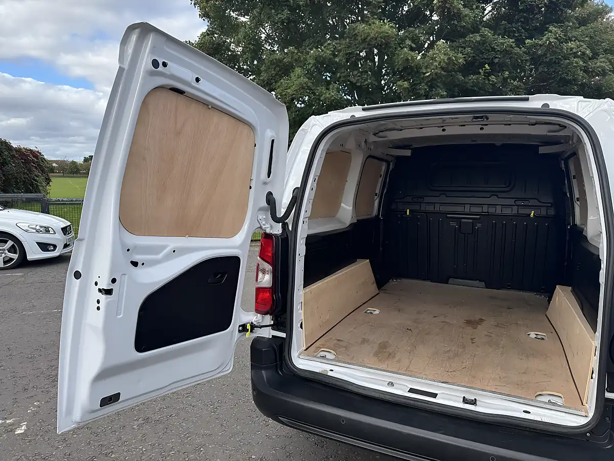 Used 2024 Peugeot Partner Professional White - Interior and Exterior details 9