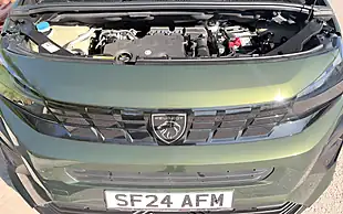 Used 2024 Peugeot Rifter Horizon Green - Interior and Exterior details 12