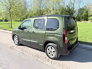 Used 2024 Peugeot Rifter Horizon Green - Interior and Exterior details 6