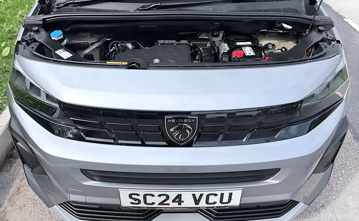 Used 2024 Peugeot Rifter Horizon GT Grey - Interior and Exterior details 10