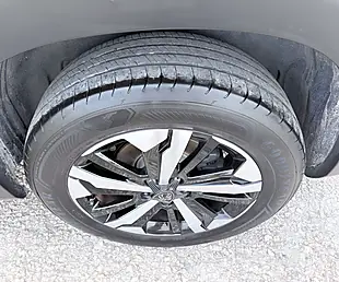 Used 2024 Peugeot Rifter Horizon GT Grey - Interior and Exterior details 11