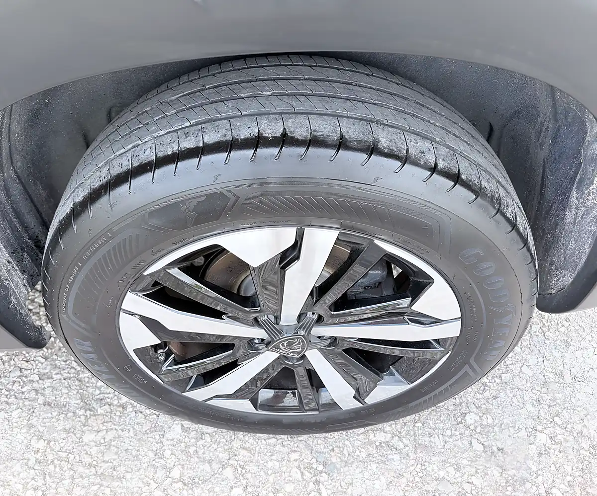Used 2024 Peugeot Rifter Horizon GT Grey - Interior and Exterior details 11
