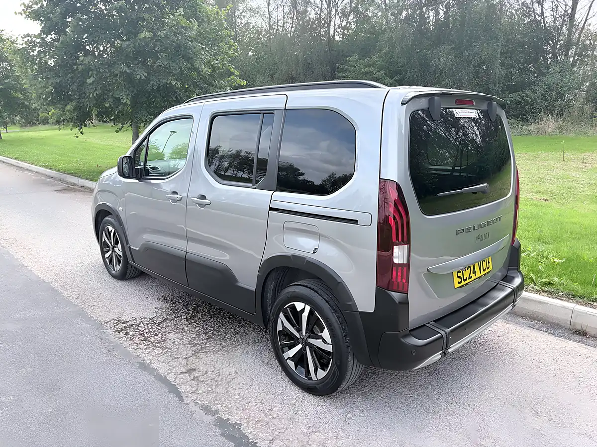 Used 2024 Peugeot Rifter Horizon GT Grey - Interior and Exterior details 4