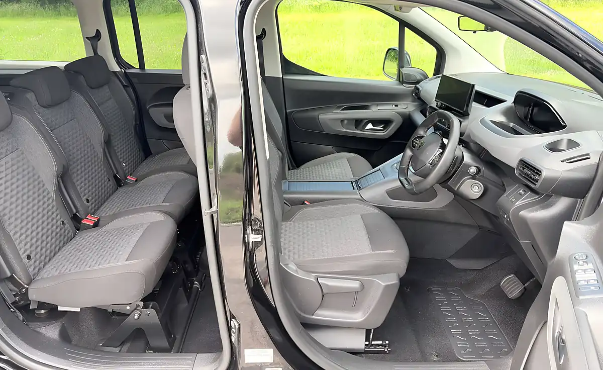 Used 2024 Peugeot Rifter Horizon GT Xl Black - Interior and Exterior details 10