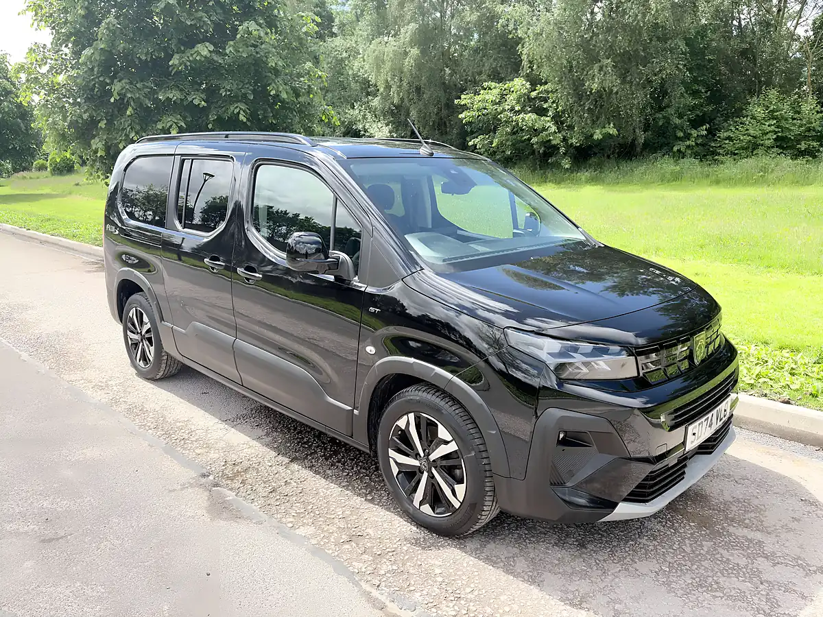 Used 2024 Peugeot Rifter Horizon GT Xl Black - Interior and Exterior details 3