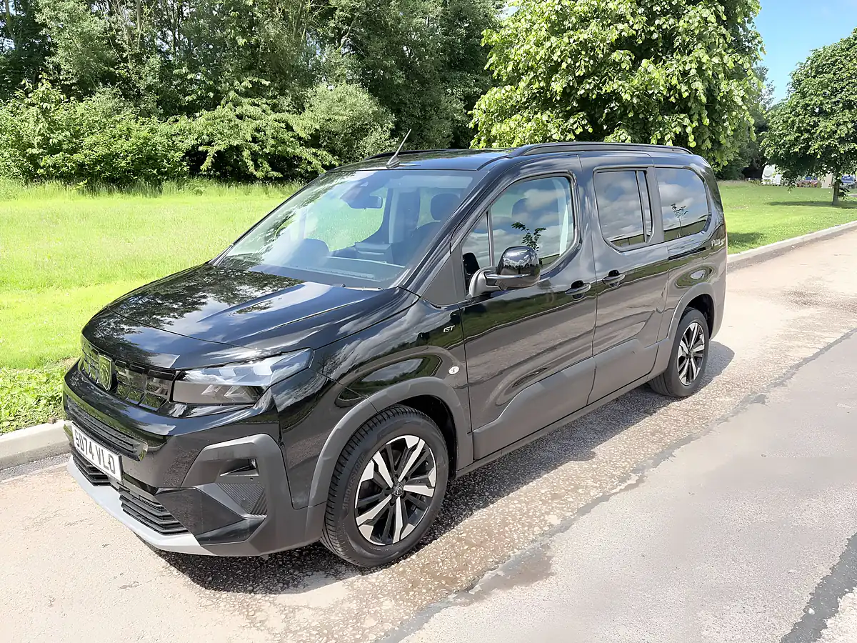 Used 2024 Peugeot Rifter Horizon GT Xl Black - Interior and Exterior details 4