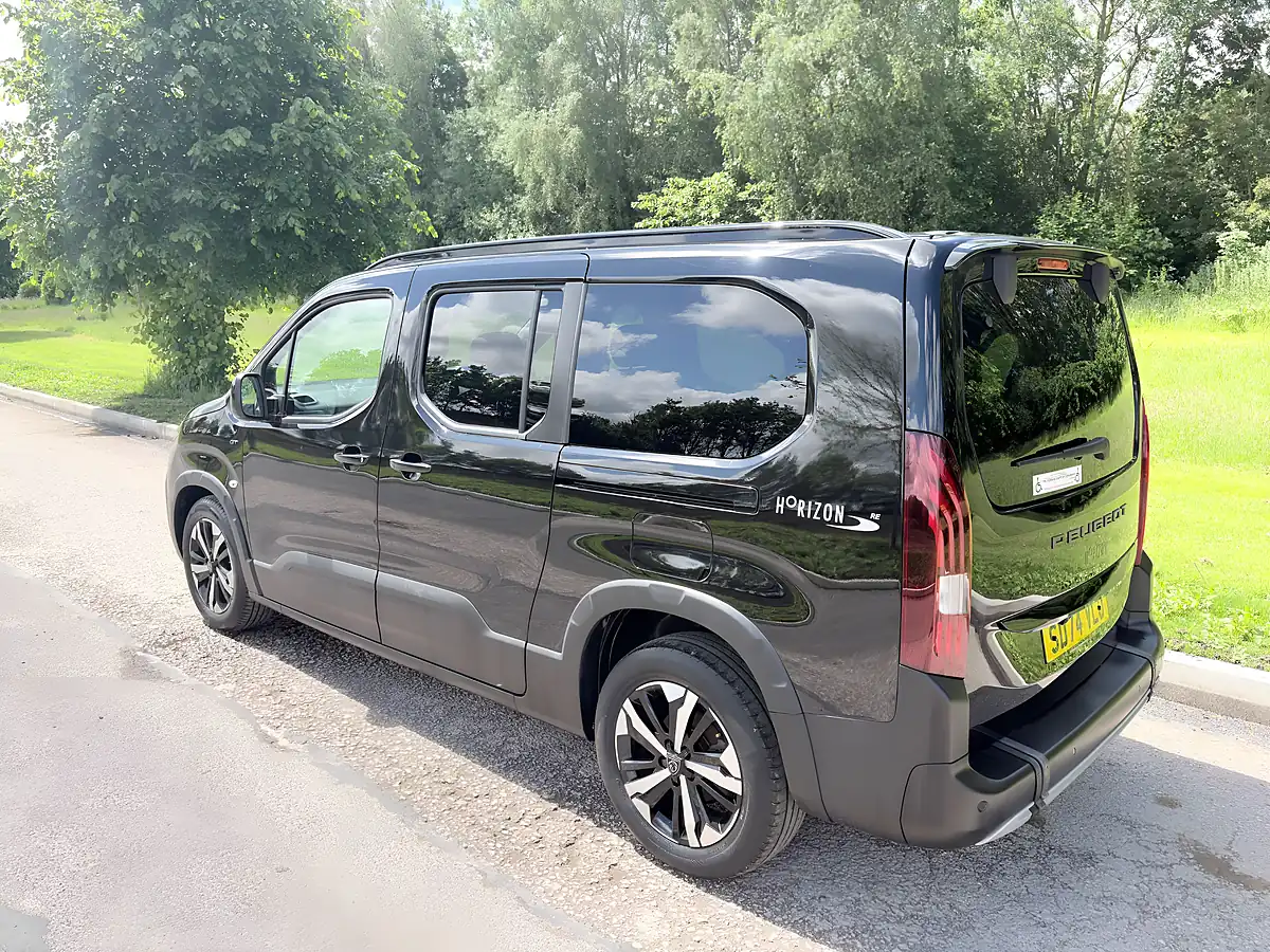 Used 2024 Peugeot Rifter Horizon GT Xl Black - Interior and Exterior details 6