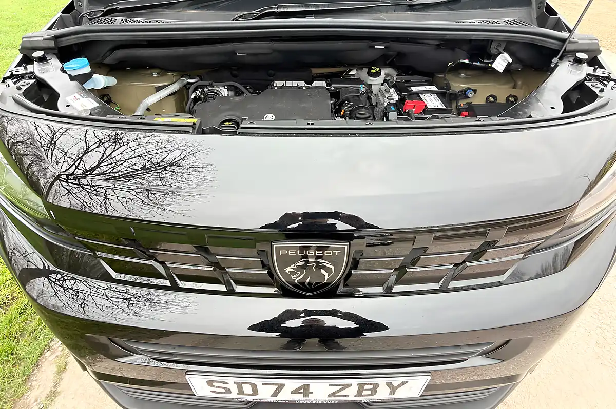 Used 2024 Peugeot Rifter Horizon Xl Rs+ Black - Interior and Exterior details 12