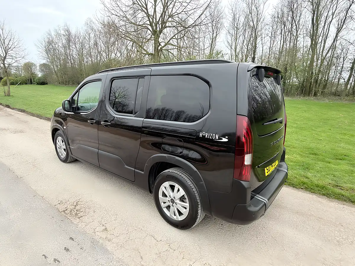 Used 2024 Peugeot Rifter Horizon Xl Rs+ Black - Interior and Exterior details 5