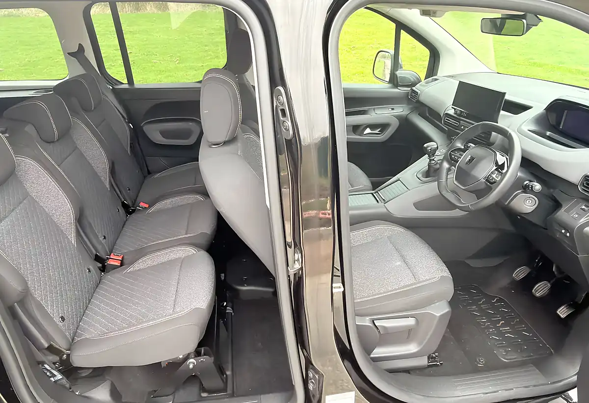 Used 2024 Peugeot Rifter Horizon Xl Rs+ Black - Interior and Exterior details 9