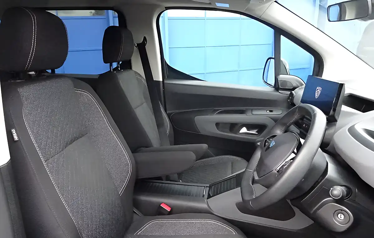Used 2024 Peugeot Rifter Wheelchair Access Black - Interior and Exterior details 11