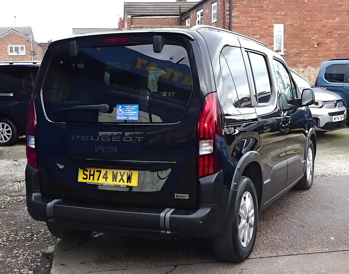 Used 2024 Peugeot Rifter Wheelchair Access Black - Interior and Exterior details 16