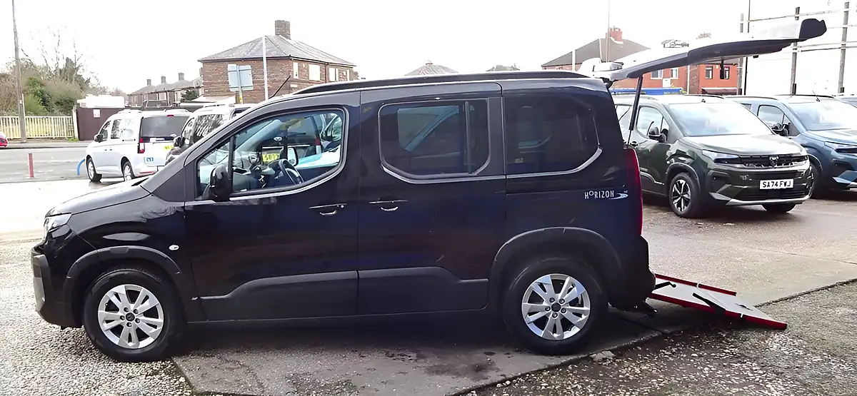 Used 2024 Peugeot Rifter Wheelchair Access Black - Interior and Exterior details 19