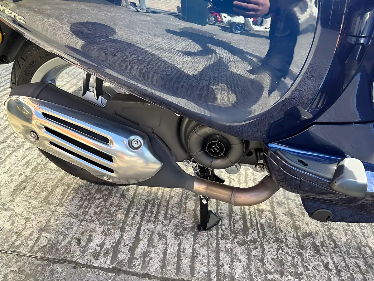 Used 2024 Piaggio Primavera Blue - Interior and Exterior details 10