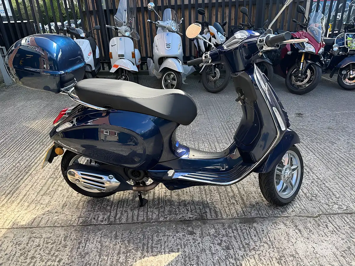 Used 2024 Piaggio Primavera Blue - Interior and Exterior details 2