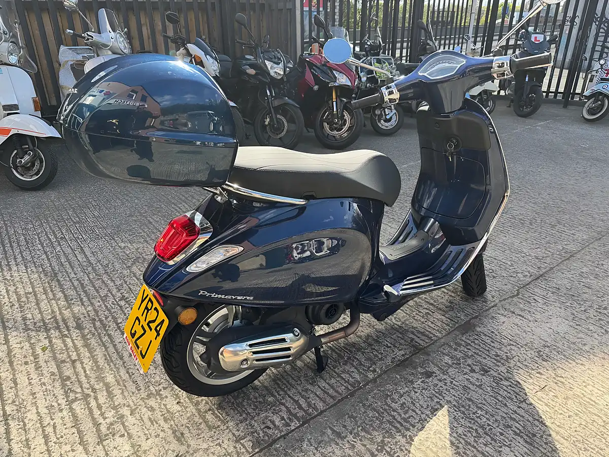 Used 2024 Piaggio Primavera Blue - Interior and Exterior details 3