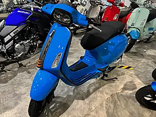 Used 2024 Piaggio Sprint S Blu Eclettico - Interior and Exterior details 4