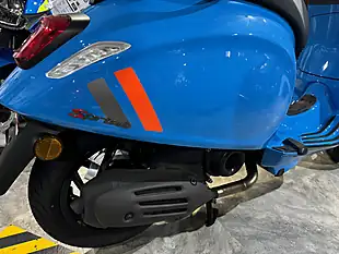 Used 2024 Piaggio Sprint S Blu Eclettico - Interior and Exterior details 6