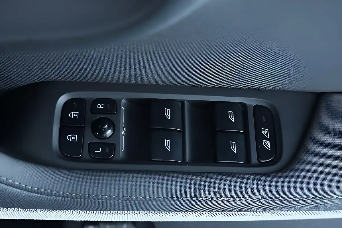Used 2024 Polestar 2 Long Range Grey - Interior and Exterior details 12