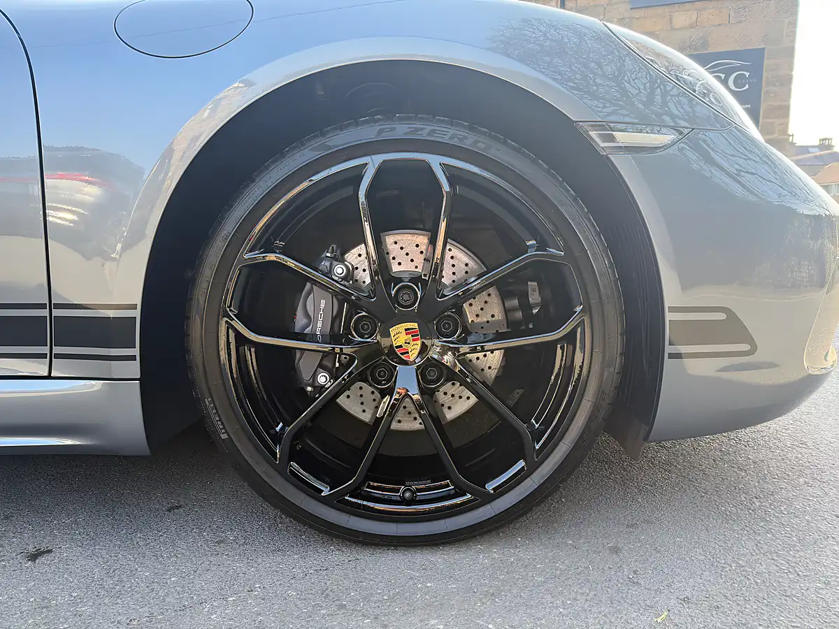 Used 2024 Porsche 718 Cayman Style Edition Vanadium Grey Metallic - Interior and Exterior details 15