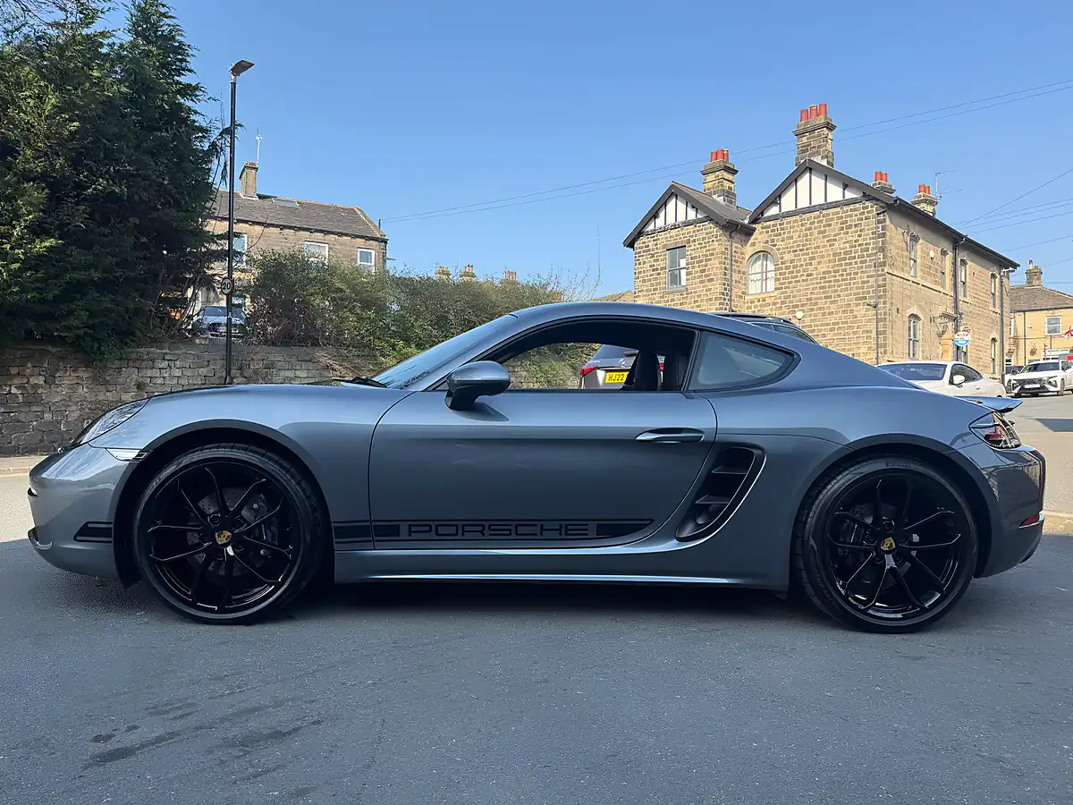 Used 2024 Porsche 718 Cayman Style Edition Vanadium Grey Metallic - Interior and Exterior details 8
