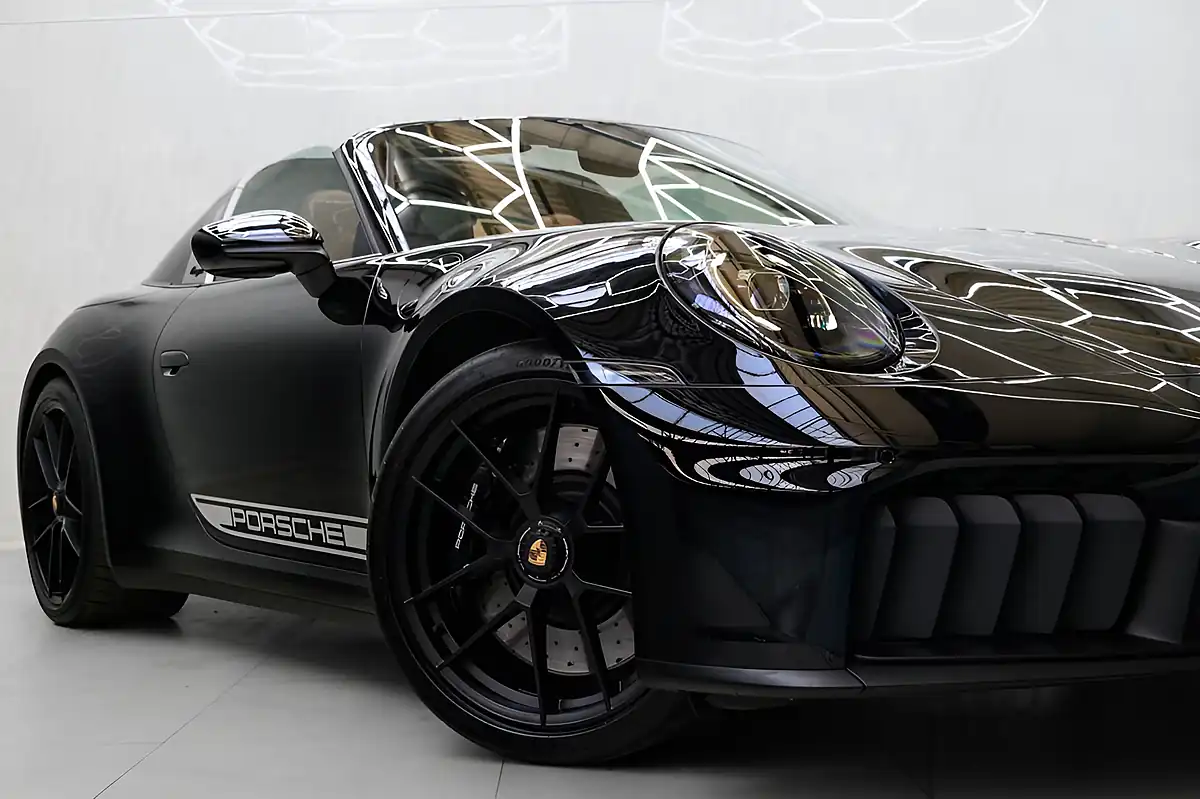 Used 2024 Porsche 911 4 Gts Targa Black - Interior and Exterior details 9