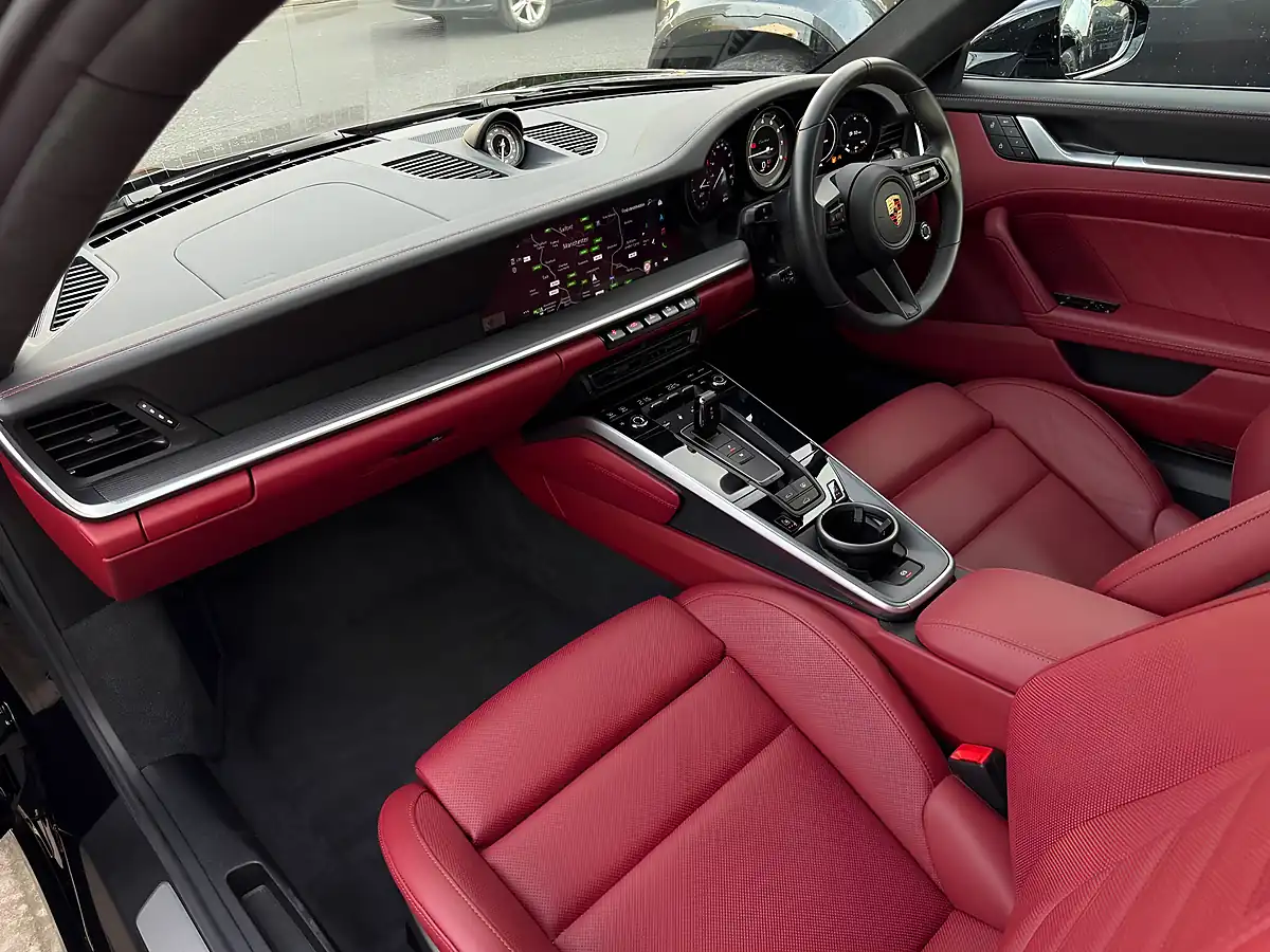 Used 2024 Porsche 911 992 Turbo Black - Interior and Exterior details 12
