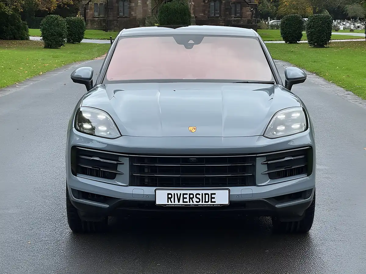 Used 2024 Porsche Cayenne Coupe Grey - Interior and Exterior details 5