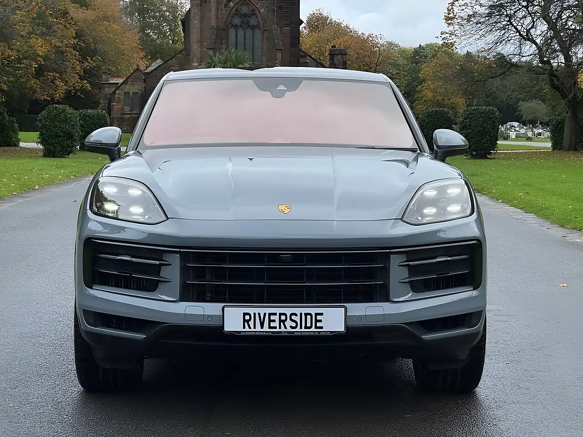 Used 2024 Porsche Cayenne Coupe Grey - Interior and Exterior details 6