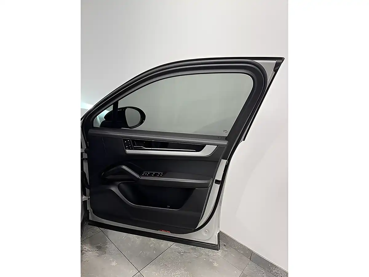 Used 2024 Porsche Cayenne T Grey - Interior and Exterior details 12