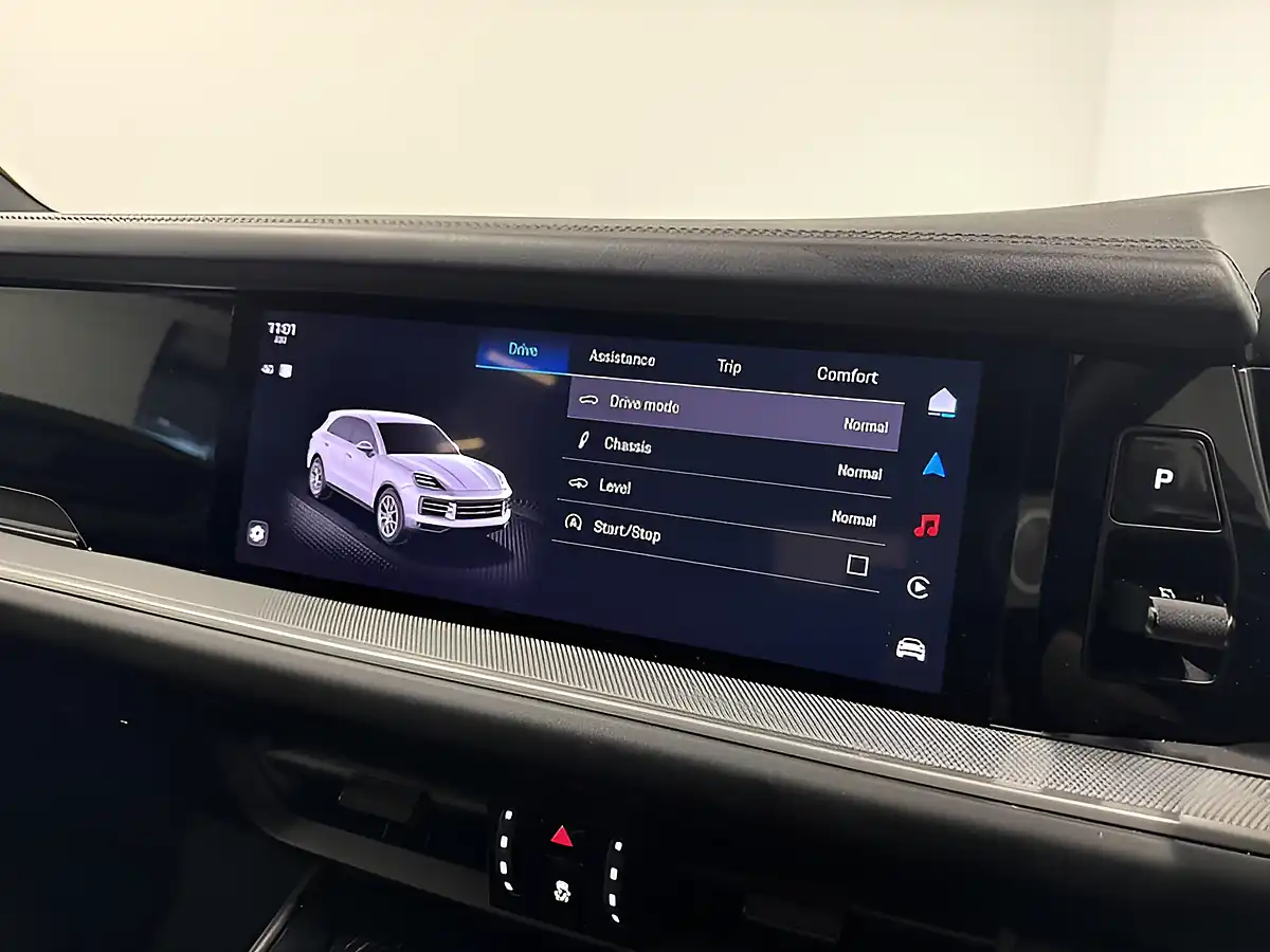Used 2024 Porsche Cayenne T Grey - Interior and Exterior details 16