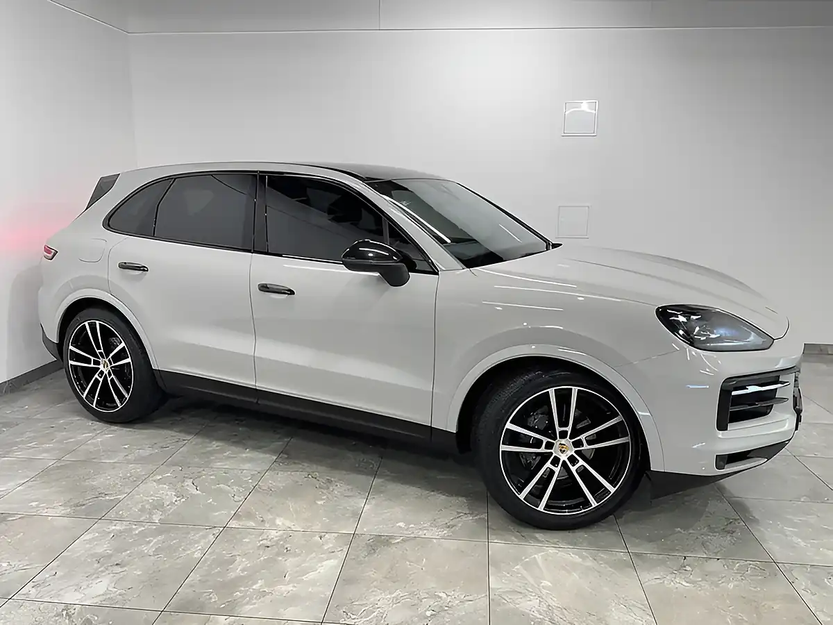 Used 2024 Porsche Cayenne T Grey - Interior and Exterior details 2