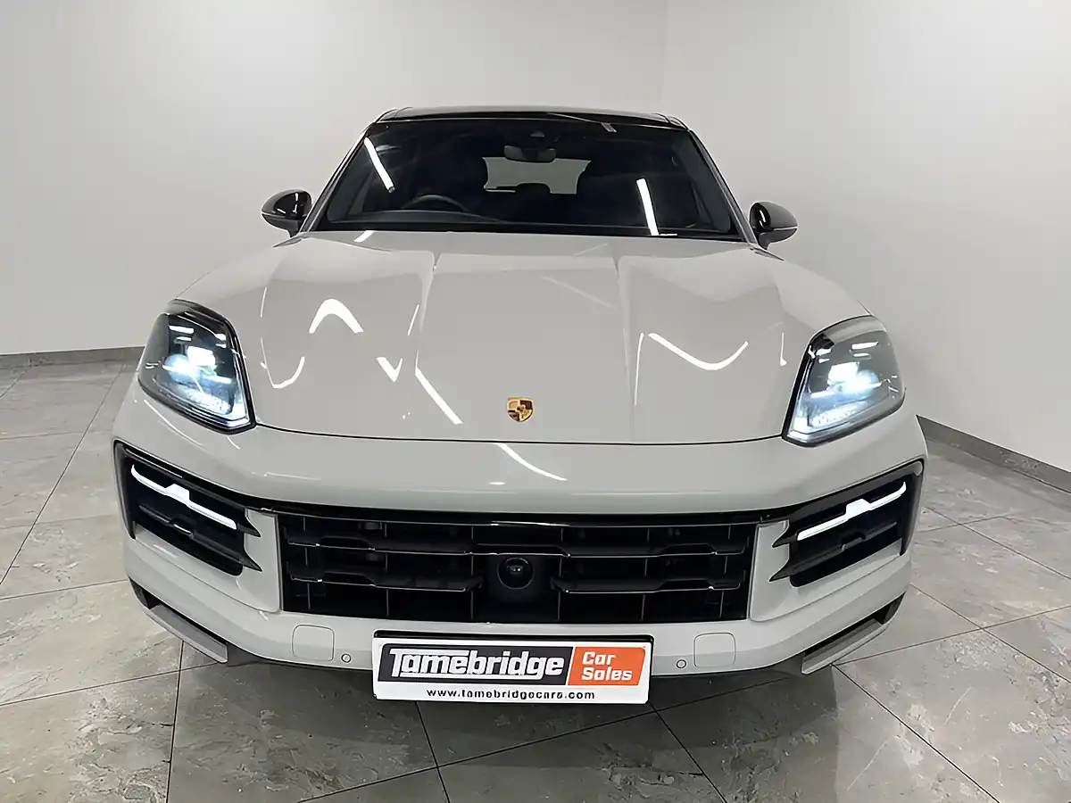 Used 2024 Porsche Cayenne T Grey - Interior and Exterior details 3