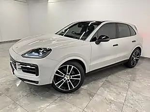 Used 2024 Porsche Cayenne T Grey - Interior and Exterior details 4
