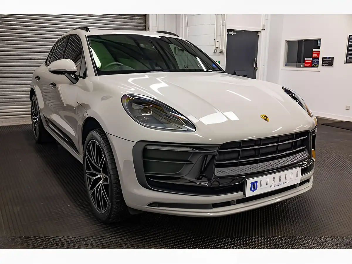 Used 2024 Porsche Macan Crayon - Interior and Exterior details 5
