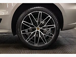 Used 2024 Porsche Macan Crayon - Interior and Exterior details 8