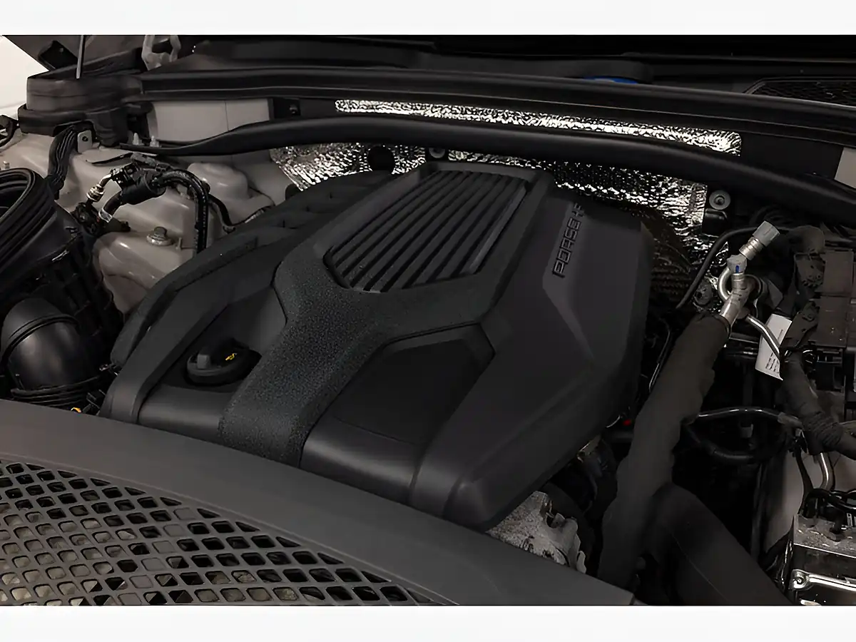 Used 2024 Porsche Macan Crayon - Interior and Exterior details 9