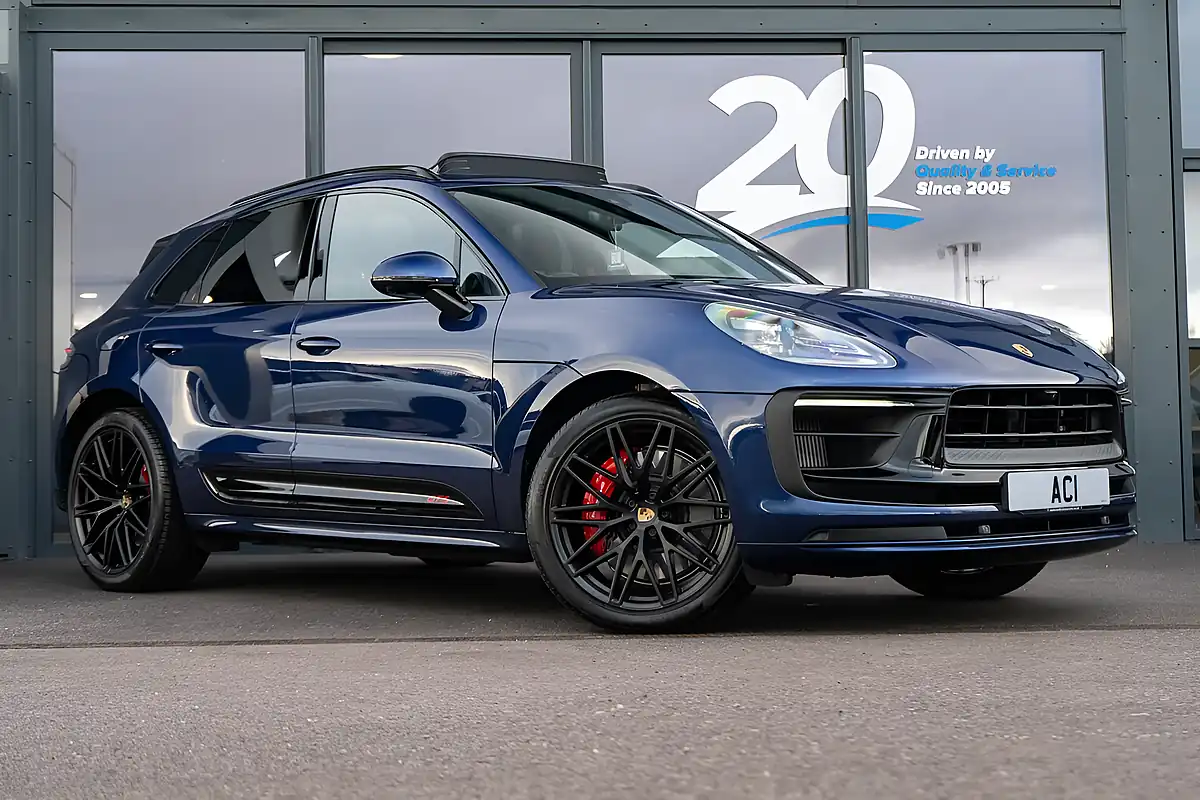 Used 2024 Porsche Macan Gts Gentian Blue Metallic - Front View