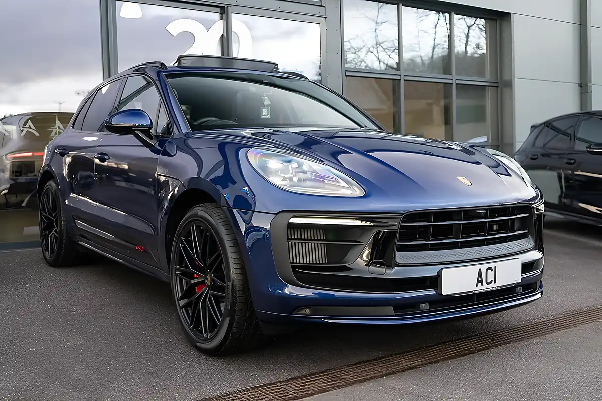 Used 2024 Porsche Macan Gts Gentian Blue Metallic - Interior and Exterior details 15