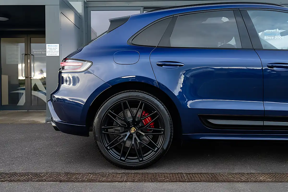 Used 2024 Porsche Macan Gts Gentian Blue Metallic - Interior and Exterior details 16